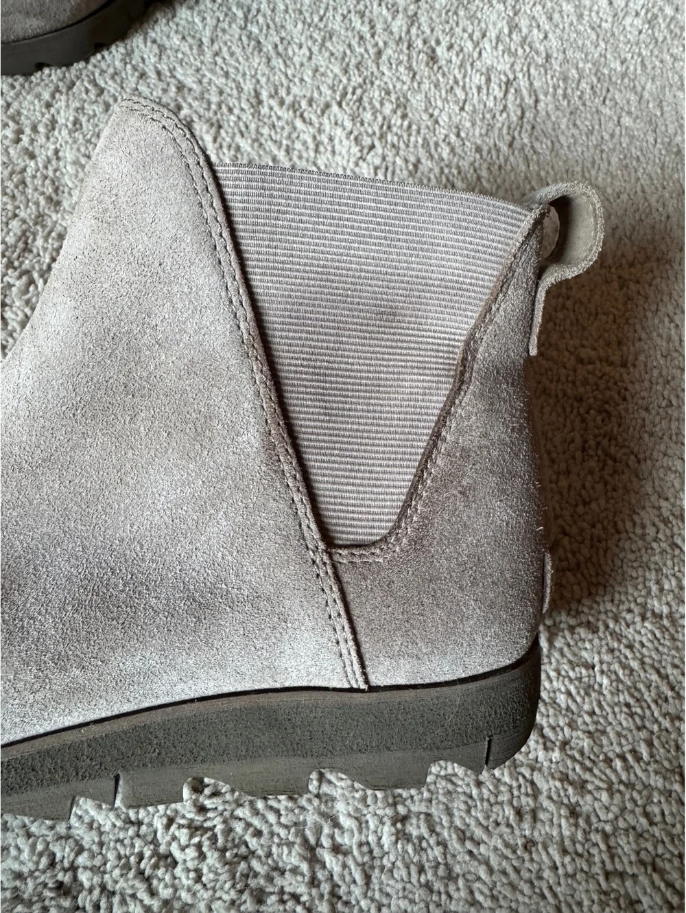 Sorel women’s Harlow Chelsea Boots 8